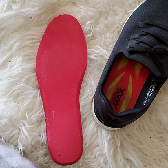 Sketches GoWalk - Picture 2 of 5